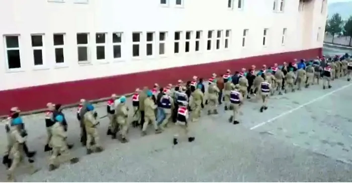 Bitlis merkezli 4 ilde 'Narko-Kıran13' operasyonu - 1