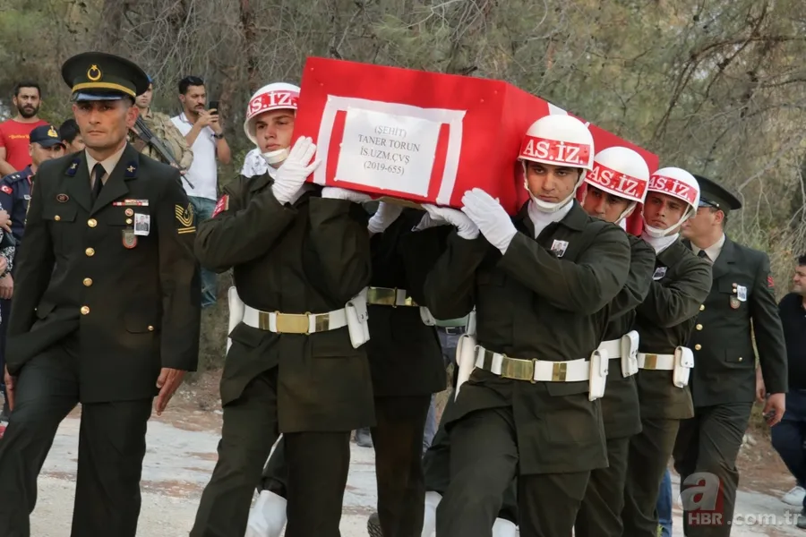 Şehit İstihkam Uzman Çavuş Taner Torun'un cenazesi Osmaniye'de defnedildi 3