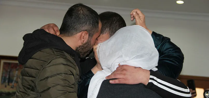 HDP ÖNÜNDEKİ 2 AİLE DAHA EVLADINA KAVUŞTU