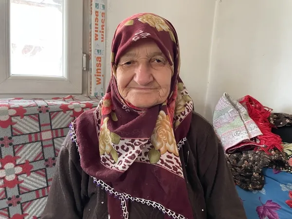 1678281446940.jpg Yaşlı çift depremzedeler için 'kefen parası'nı bağışladı: Vatandaşlar için, hükümet için yardımda bulundum - 3
