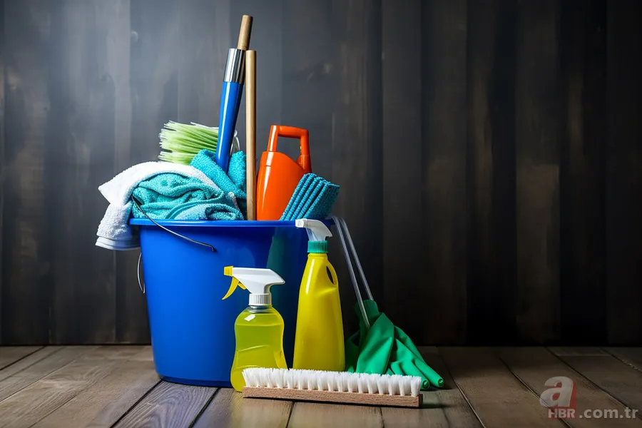 Sakın kazımayın! Duvardaki yapışkan izlerini çıkaran doğal çözüm: Yıllardır göz önündeymiş 4