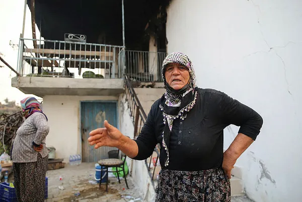 Türkiye tek yürek! Manavgat yangınında tedavi parası yanan Cemile Teyze’nin yüzü gülüyor