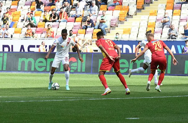 Hatayspor Yeni Malatyaspor'u 2 golle devirdi - 1