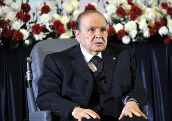Abdulaziz Buteflika istifa etti