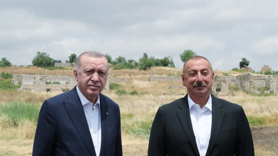 Başkan Erdoğan'dan Şuşa'ya tarihi ziyaret! Türkiye ve Azerbaycan imzaları attı