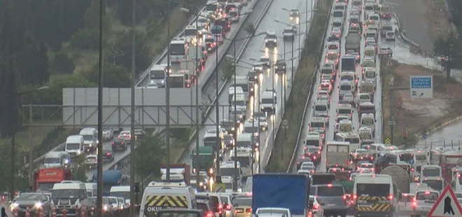 İstanbul'un çıkışında 65 yaş üstü yoğunluğu!