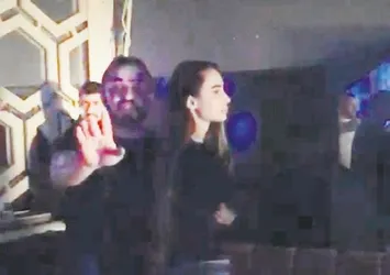 Eski futbolcu Emre Aşık’a şok!