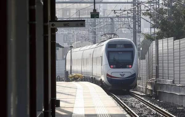 hukumetten-mujde-ankara-istanbul-arasi-80-dakikaya-dusecek-1687531138307.jpg Hükümetten prestij projesi! Ankara-İstanbul arası 80 dakikaya düşecek - 4