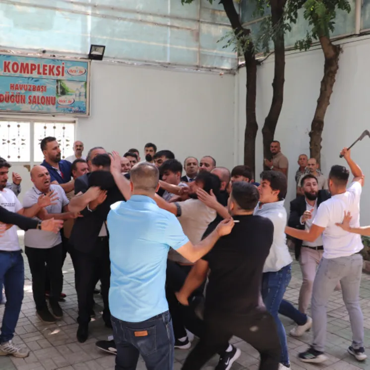 Siirt’te CHP İl Kongresi karıştı!