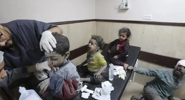 isgalci-gallanttan-hizbullaha-alcak-tehdit-gazze-ornegi-kan-dondurdu-1723043114644.jpg İsrail Savunma Bakanı, Hizbullah ile süren gerilimin savaşa dönüşebileceğini söyledi.