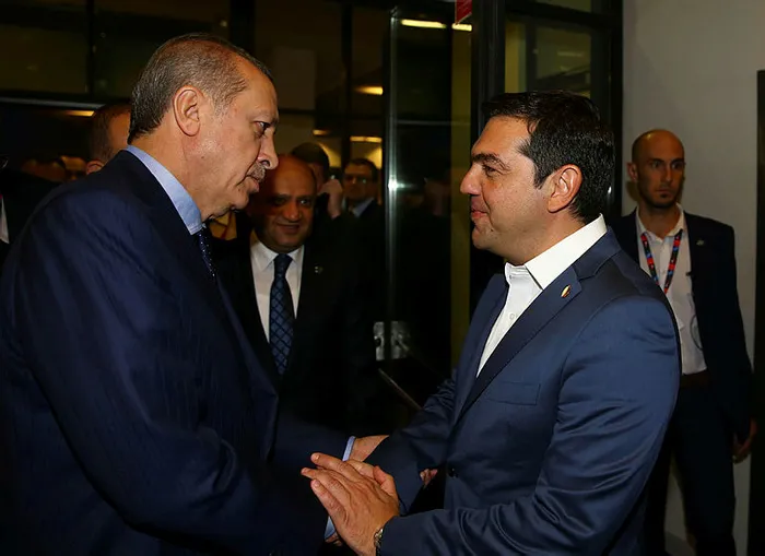 Başbakan Miçotakis’in aksine Aleksis Çipras’tan Türkiye’ye dostluk mesajı