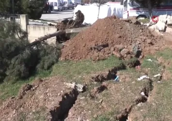 Asrın felaketinde fay hattının geçtiği yerler savaş yerini andırıyor