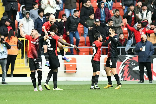 Gaziantep FK geriden gelerek Galatasaray'ı yendi! MAÇ SONUCU | Gaziantep FK Galatasaray 3-1 - 5