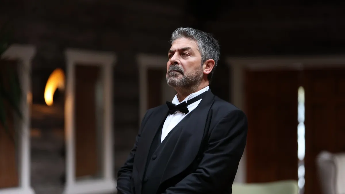 A.B.İ dizisinin kilit ismi: Sinan Tuzcu’nun hayatı ve rol aldığı yapımlar