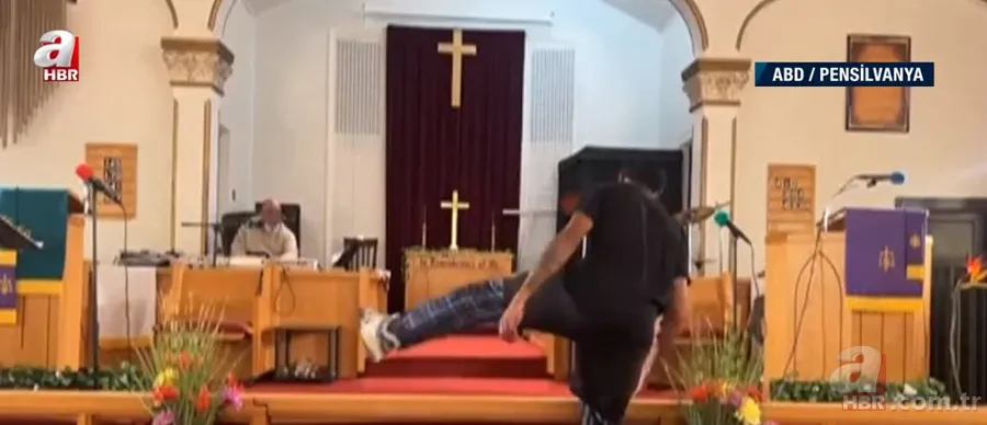 Kilisede canlı yayınlanan ayinde silahlı dehşet | "Bunu yapmamı Tanrı söyledi" dedi! Papaza gülümseyip... 8