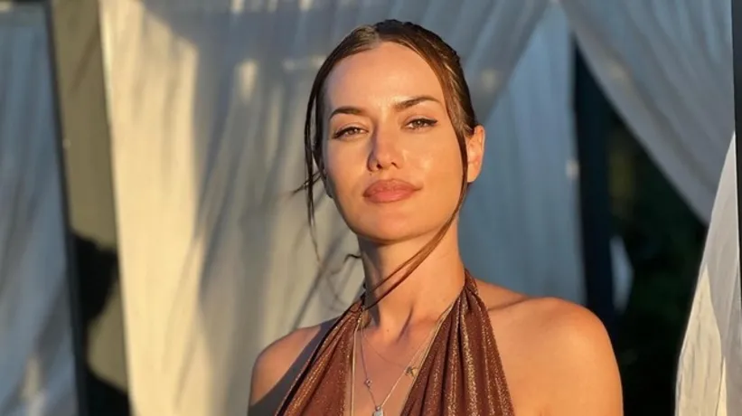 2 çocuk annesi Fayriye Evcen pozlarıyla sosyal medyayı salladı