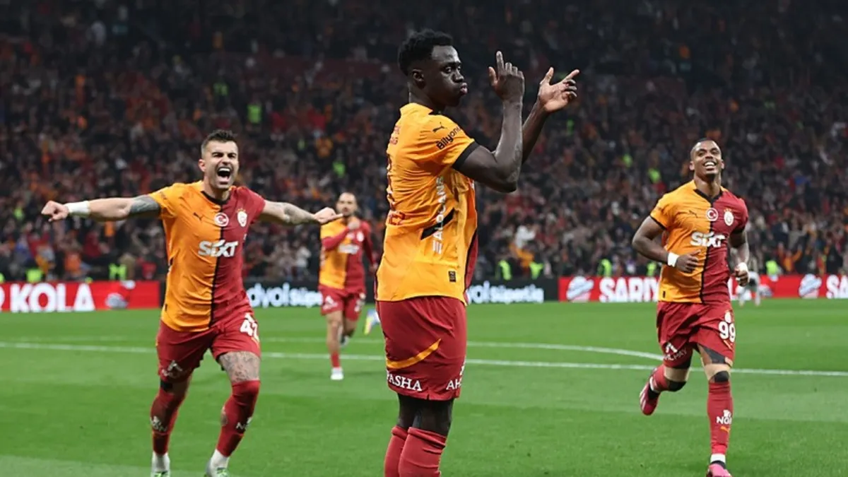 Galatasaray'da liderliğin anahtarı savunmadan geçti! 13 maçta sadece 9 gol