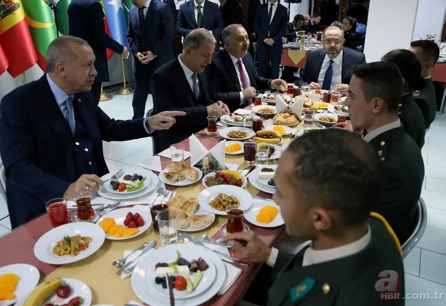 Başkan Erdoğan, Milli Savunma Üniversitesi öğrencileriyle iftar yaptı 3