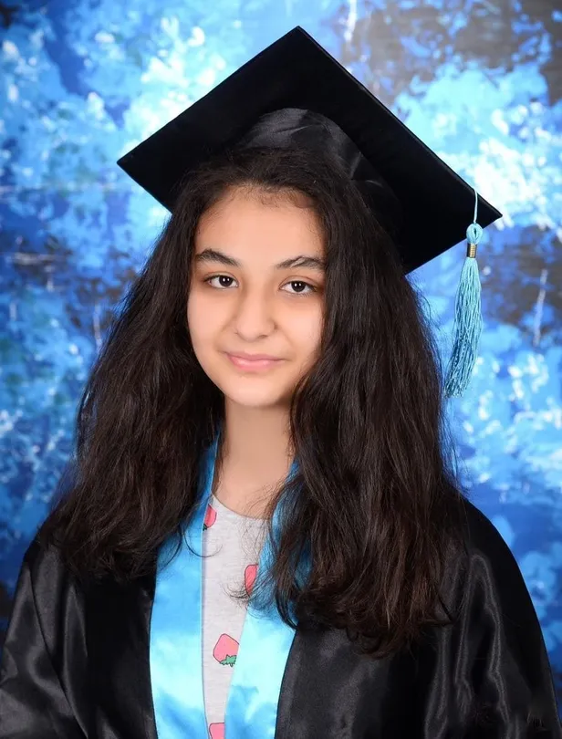 taksim-patlamasinda-dirilis-ertugrul-oyuncusuna-kahreden-haber-kizi-vefat-etti-yagmur-ucar-kimdir-kac-yasinda-1668411869090.jpg Taksim patlamasında Diriliş Ertuğrul oyuncusuna kahreden haber! Kızı vefat etti! Yağmur Uçar kimdir, kaç yaşında? - 1