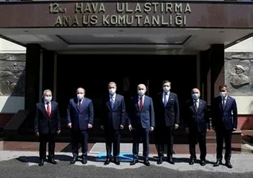 Bakan Akar ve komutanlar Kayseri’de