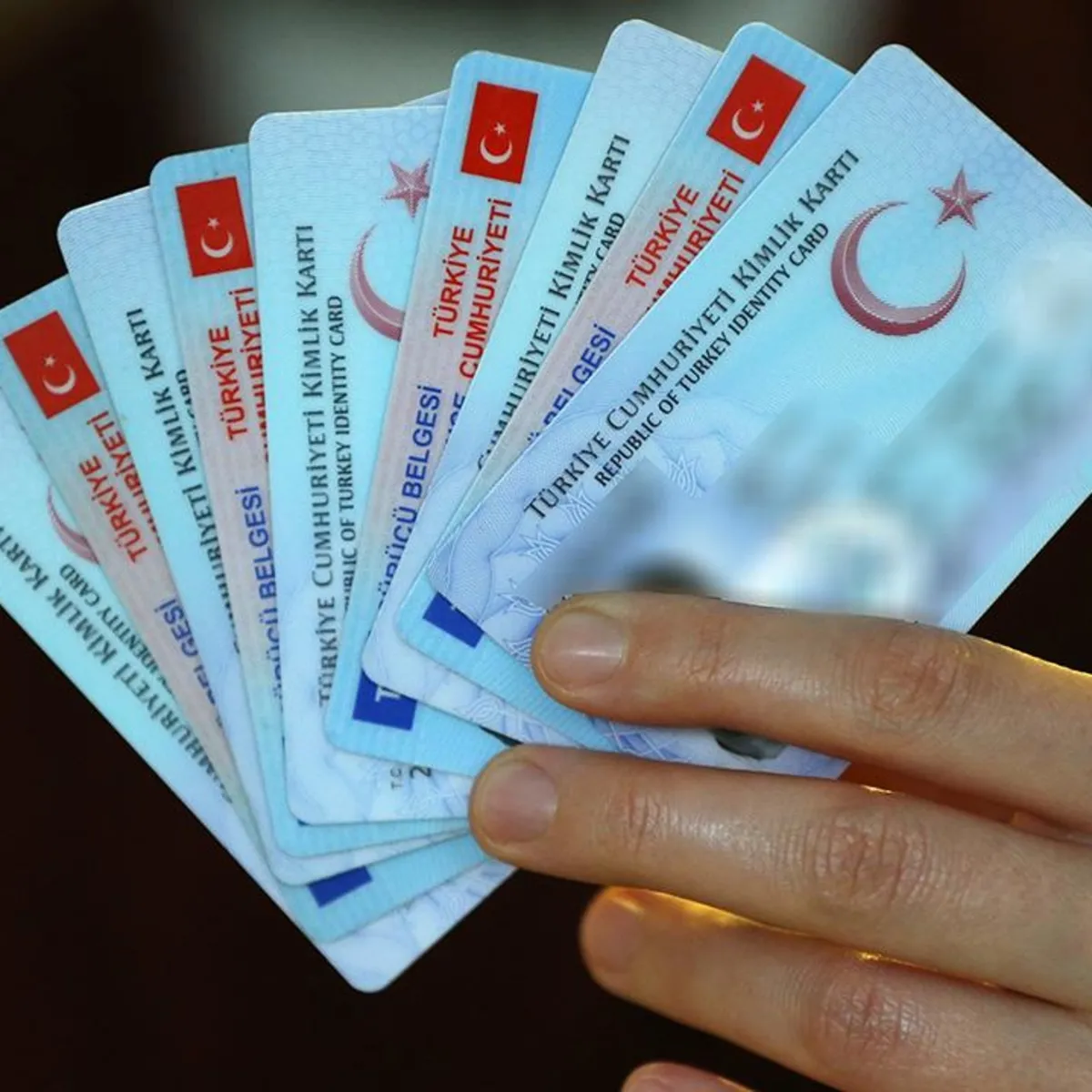 Kimliklerde yeni dönem hazırlığı! Tarih belli oldu: Öncelik kamu çalışanlarında