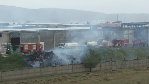 deprem-bolgesinde-korkutan-yangin-1678797500483.jpg Deprem bölgesinde korkutan yangın! - 3