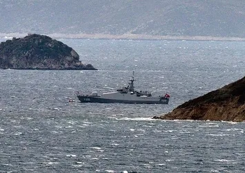 Kardak'ta fırtınaya rağmen devriye sürüyor