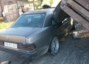 Ustalar dağılmış Mercedes'i öyle bir hale getirdi ki! Hayran kaldılar...