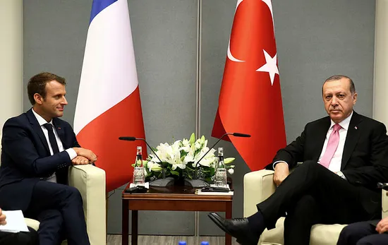 Cumhurbaşkanlığı hesabından Macron'a ince mesaj - 1