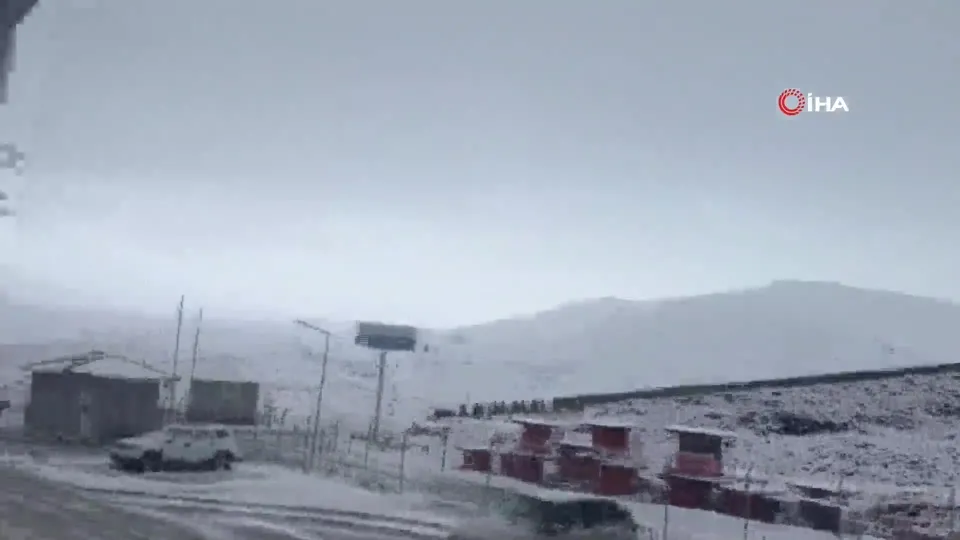 Yılın ilk karı yağdı! Ağrı’da kar sürprizi