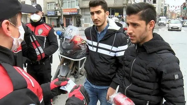İstanbul'da 20 yaş altına denetim! Tek tek durdurdular - 1