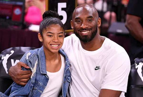 Kobe Bryant'ın helikopterinde tavsiye edilen güvenlik cihazı eksik çıktı - 1