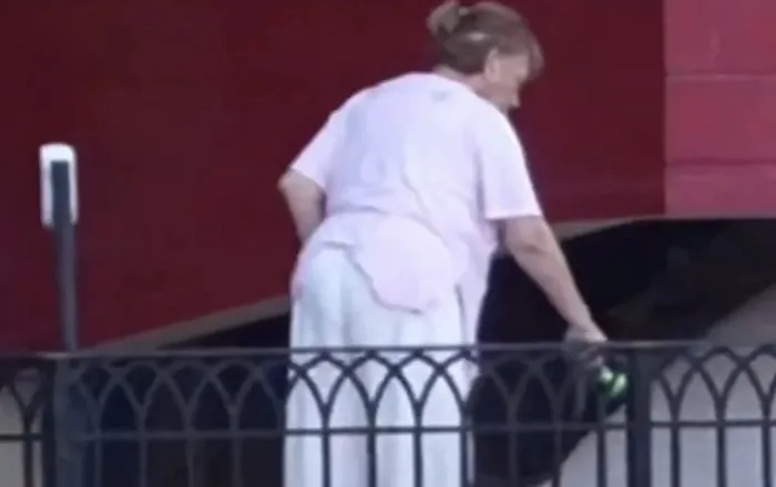 Minik Serçe’nin temizlik günü! Sezen Aksu klip çekiminde kameralara yansıdı