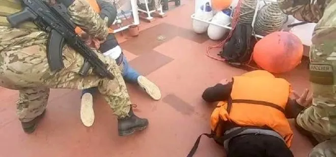Rusya’dan Kuzey Buz Denizi’nde göçmen operasyonu