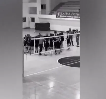 kahramanmaras-depreminde-adiyamanda-hayatini-kaybeden-kktcli-voleybol-takimi-ogrencilerinin-son-goruntuleri-yu-1676896329739.jpg Kahramanmaraş depreminde Adıyaman'da hayatını kaybeden KKTC'li voleybol takımı öğrencilerinin son görüntüleri yürekleri dağladı - 3