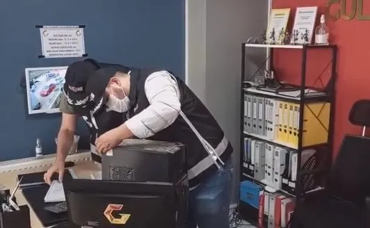 sahte-belgelerde-buyuk-vurgun-1624439540204.jpg Ankara'da "Göçmen Kuşlar" operasyonu! Akılalmaz yöntemle vurgun yaptılar - 5