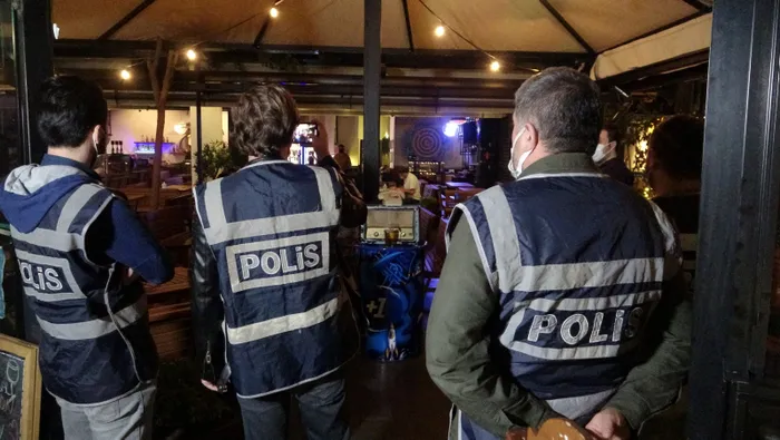 Bursa'da 300 polisin katılımıyla huzur operasyonu - 3