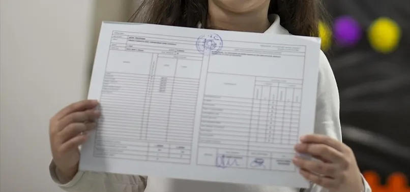 İstanbul'da karneler saat kaçta verilecek? İlkokul, ortaokul, lise karneler ne zaman, erken mi dağıtılacak? KARNE SAATLERİ!