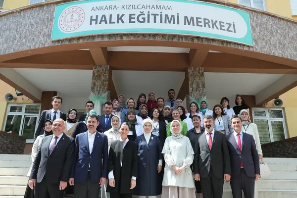 Emine Erdoğan Kızılcahamam'da Halk Eğitim Merkezini ziyaret etti - 1