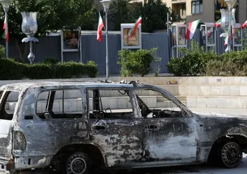 Tahran’da halka dışarı çıkmayın uyarısı!