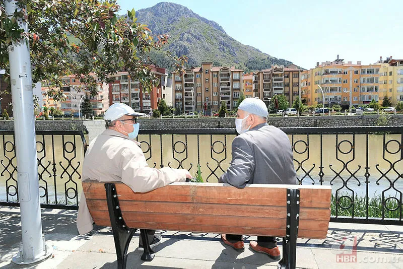 Son dakika: Yeni yasaklar açıklandı! 65 yaş üstü sokağa çıkma yasağı olan iller hangileri? Seyahat kısıtlaması... 15