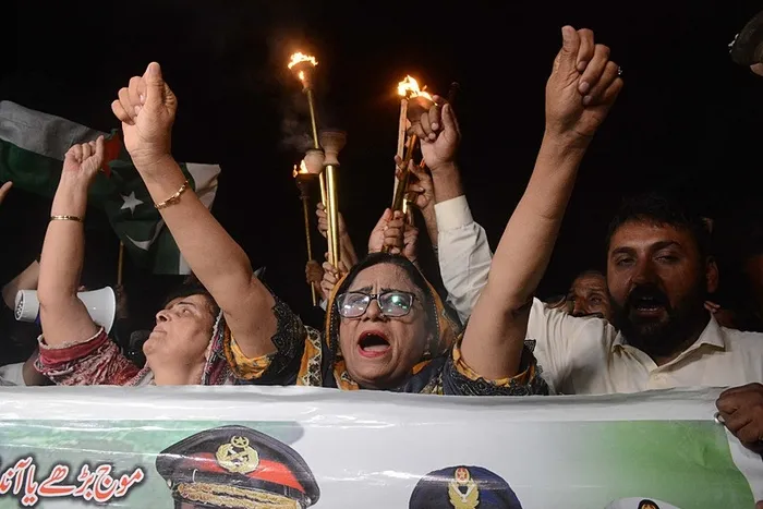 hindistana-karsi-tarihi-basari-vurgusu-pakistan-basbakani-seriften-turkiyeye-tesekkur-1746914467724.jpeg (Foto: AA)