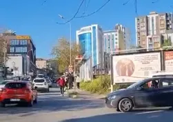 İstanbul'da trafik magandaları pes dedirtti! Sürücüyü dövüp motosikleti rehin aldılar