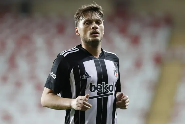 besiktasta-buyuk-kriz-tam-75-milyon-tllik-odeme-yapiliyor-1629643477005.jpg Beşiktaş'ta büyük kriz! Tam 75 milyon TL'lik ödeme yapılıyor - 1