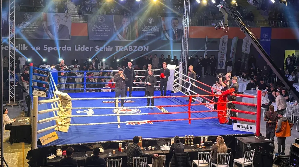 Trabzon'da boks maçında kavga kamerada