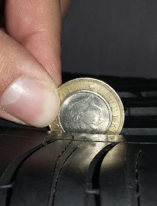 arac-lastiklerine-1-lira-sikistirmak-o-ihtimalin-onune-geciyor-1713348356708.jpg Araç lastiklerine 1 lira sıkıştırmak, o ihtimalin önüne geçiyor! - 2