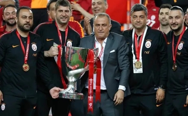 Galatasaray'da Fatih Terim dönemi sona mı eriyor? 2 isimden veda paylaşımı - 4