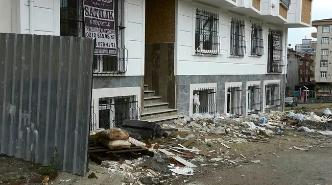 İstanbul’da iğrenç olay! 2 çocuğu taciz eden şahsı polis linçten kurtardı - 2