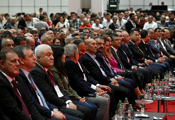 Yok böyle geri dönüş! Aday olan Özgür Özel’den söylem değişikliği: Hepimiz hacı torunuyuz