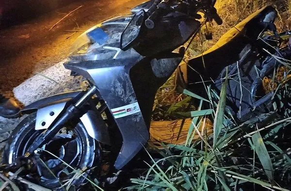 1690340782494.jpeg İzmir'de feci kaza! Otomobil motosikletle çarpıştı: 3'ü çocuk 7 yaralı - 1